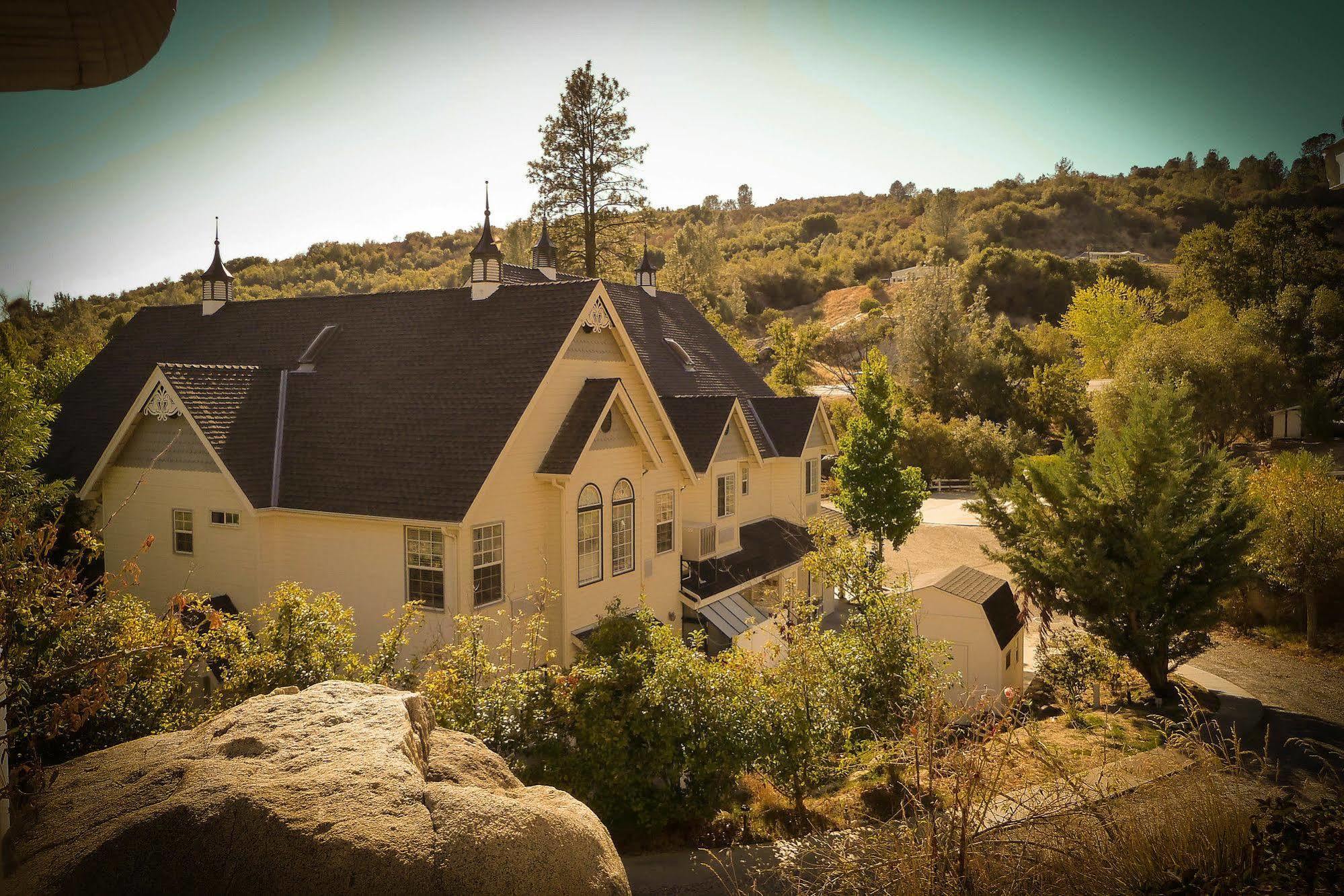 Hounds Tooth Inn Oakhurst Exteriér fotografie