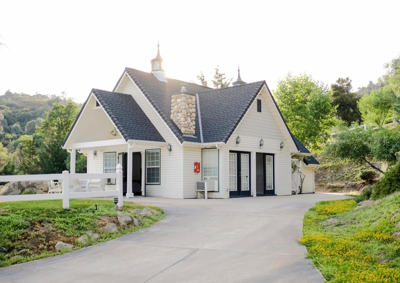 Hounds Tooth Inn Oakhurst Exteriér fotografie